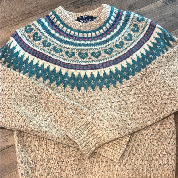 STUNNING Woman’s Woolrich Cream and Teal HearPatterned 85% Wool Crewneck Sweater - Picture 5 of 7